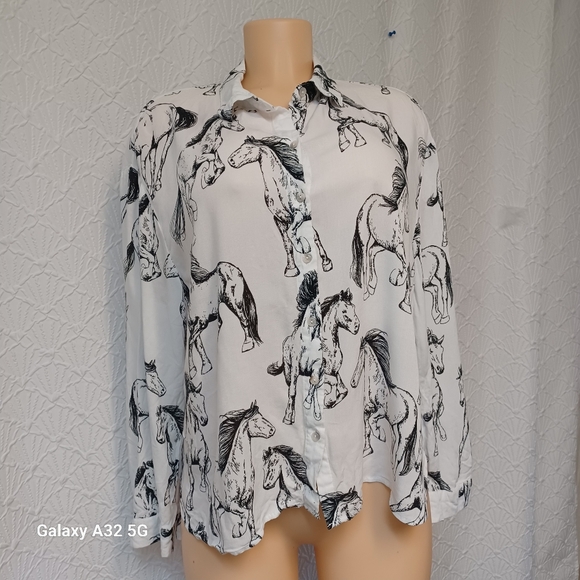 JANE+DELANCEY women SZ XL Women's Horse Print Button-Up Shirt - Picture 1 of 11